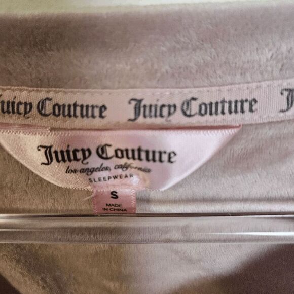 Juicy Couture Long Sleeve Top and Drawstring Pants Velvet Fleece Pajama Set Pink - Picture 2 of 6